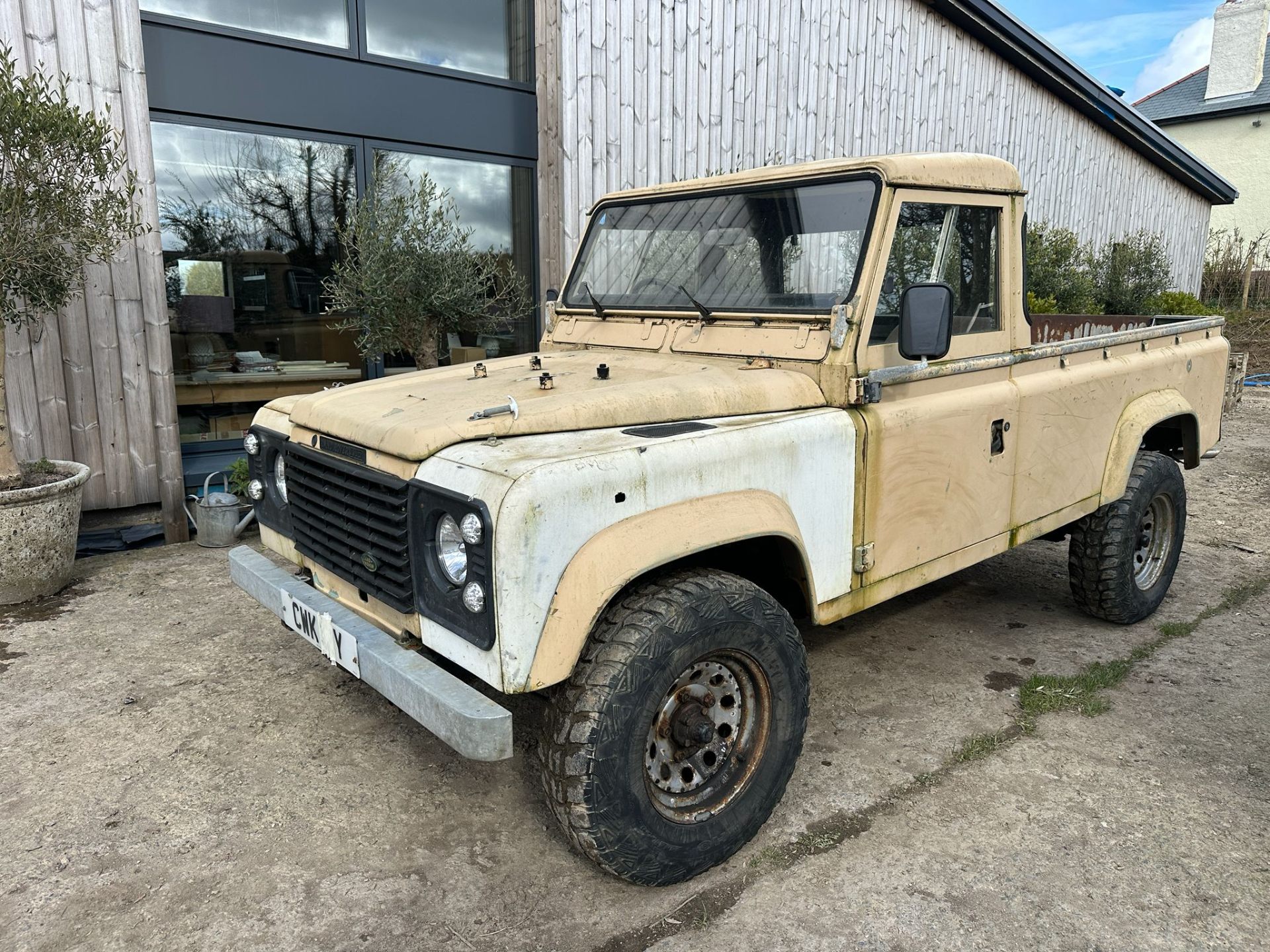 Defender 110 high-capacity pickup, pre-restoration